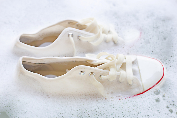 포토 JPG 해외이미지 운동화 사람없음 빨래 비누거품 해외포토 신발 가사 거품 파일형식 이미지허브