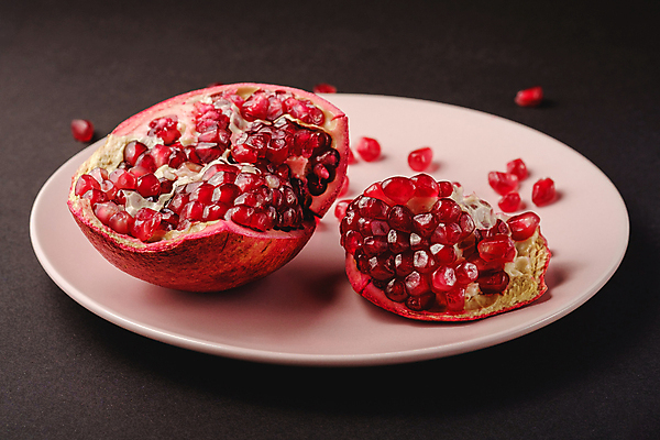 포토 JPG 해외이미지 검은배경 사람없음 낟알 날것 석류 석류알 해외포토 백그라운드 과일 검은색 파일형식 이미지허브