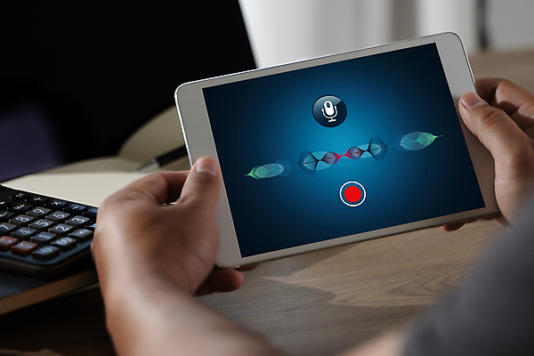 포토 JPG 해외이미지 아이콘 여자 음악 컨셉 거실 인터넷 비즈니스 통신 탁자 모바일 미래 주택 직장 실내 대화 사람 성인 사람없음 내부 스마트폰 사무실 기계 정보 도움 비즈니스우먼 네트워크 연결 사이버 무선전화기 스마트 온라인 목소리 아마존 지원 번역 해외포토 가구 회사 문화예술 말하기 건물 핸드폰 스마트기기 직장인 전화기 파일형식 이미지허브