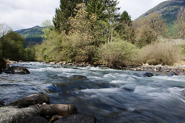 포토 JPG 해외이미지 자연 산 사람없음 물 강 봄 개울 4월 해외포토 자연요소 계절 날짜 생태계 파일형식 이미지허브