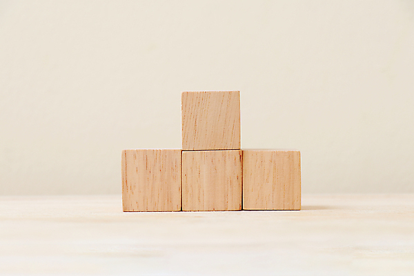 포토 JPG 해외이미지 모양 아이콘 디자인 백그라운드 컨셉 비즈니스 놀이 벽돌 아이디어 창조 사람없음 목재 세트 장난감 갈색 쌓기 우주 계단 공백 블록 성장 배열 큐브 오브젝트 복고 피라미드 정사각형 단계 진행 개발 경영 고립 해외포토 도형 나무 건축물 컬러 재료 모션 랜드마크 파일형식 이미지허브