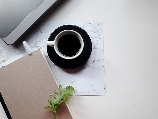 포토 JPG 해외이미지 음료 음식 백그라운드 탁자 아침 휴식 사람없음 목재 컵 갈색 검은색 어둠 카페 머그컵 흰색 뜨거움 아침식사 정상 질감 아로마 에스프레소 블랙커피 카페인 해외포토 주간 나무 식기 커피 컬러 가구 컨셉 재료 상점 식사 파일형식 이미지허브