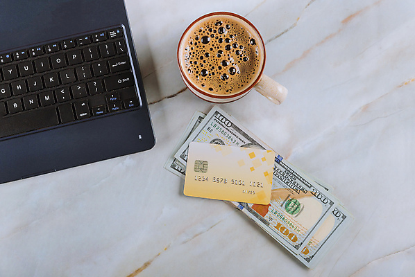 포토 JPG 해외이미지 커피 컨셉 지폐 돈 인터넷 비즈니스 탁자 성공 직장 사람없음 금융 경제 노트북 쇼핑 컴퓨터 사무실 우주 달러 디지털 공책 미국 공백 저축 흰색 키보드 업무 신용카드 시장 재산 심볼 책상 투자 온라인쇼핑 온라인 계산서 많음 해외포토 음료 컬러 가구 북아메리카 회사 문구용품 전자제품 작업 파일형식 이미지허브