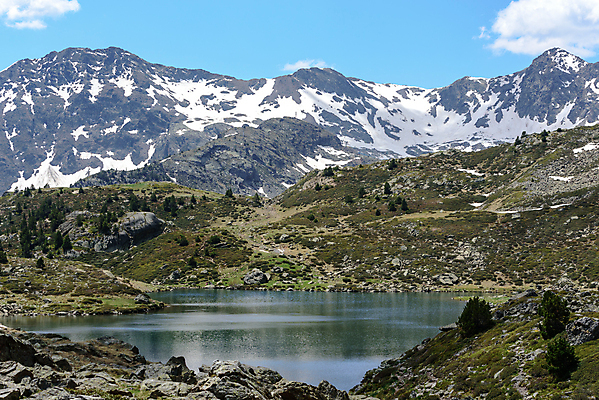 포토 JPG 해외이미지 공원 유럽 호수 여행 자국 자연 하늘 산 파노라마 풍경 사람없음 야외 초록색 물 여름 파란색 트래킹 하이킹 자유 바위 황무지 언덕 휴양지 장면 안도라 절정 해외포토 자연요소 계절 공공시설 나라 컬러 컨셉 레저 촬영기법 장소 돌_바위 생태계 파일형식 이미지허브