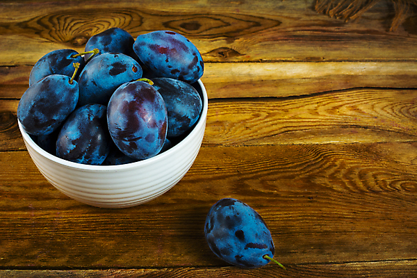 포토 JPG 해외이미지 계절 음식 조각 잎 다이어트 과일 자연 탁자 디저트 건강 사람없음 목재 컵 초록색 여름 빛 정원 보라색 식사 수확 가을 나뭇가지 시골 신선 닫기 달콤 먹기 유기농 날것 자두 내추럴 숙성 해외포토 나무 식물 식기 웰빙 컬러 가구 농업 재료 모션 맛 생태계 파일형식 이미지허브