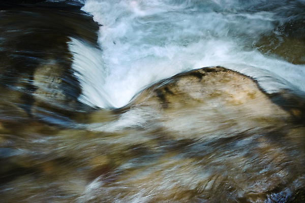 포토 JPG 해외이미지 물결 선 파도 백그라운드 패턴 모션 자연 표면 추상 사람없음 야외 물 파란색 빛 강 컬러풀 갈색 어둠 힘 폭포 젖음 에너지 흰색 개울 급류 소프트포커스 묘사 속도 질감 복고 베일 내추럴 블러 해외포토 자연요소 바다 컬러 무늬 촬영기법 생태계 파일형식 이미지허브