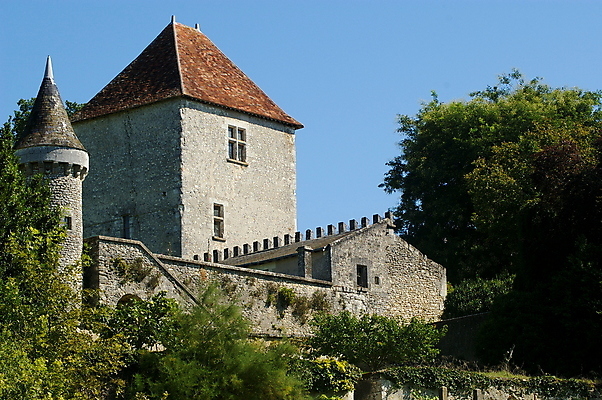 포토 JPG 해외이미지 나무 유럽 여행 잎 밭 건축양식 자연 하늘 풍경 사람없음 야외 건물 초록색 여름 파란색 빛 여행객 마을 탑 힘 산책 하이킹 프랑스 바위 시골 숲 사인 장면 내추럴 프랑스어 옛날 그리너리 해외포토 식물 문자 건축물 계절 건축 나라 컬러 농업 레저 휴식 사람 돌_바위 생태계 파일형식 트랜드컬러 이미지허브