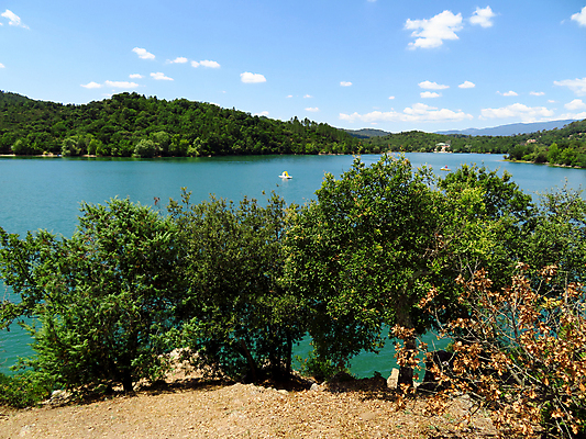 포토 JPG 해외이미지 호수 여행 자연 하늘 산 따뜻함 풍경 사람없음 야외 초록색 물 여름 파란색 평화 맑음 프랑스 성자 숲 지중해 남쪽 내추럴 프랑스어 해외포토 자연요소 문자 계절 유럽 종교 바다 컬러 컨셉 날씨 방향 생태계 파일형식 이미지허브