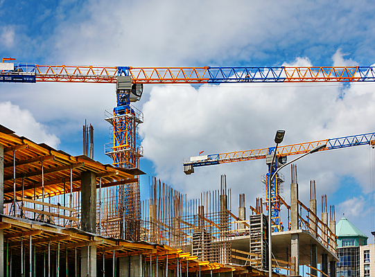 포토 JPG 해외이미지 주간 구름 하늘 사람없음 야외 건물 건설현장 철근 타워크레인 철골 철근구조물 해외포토 자연요소 건축물 건설업 구조물 기중기 파일형식 이미지허브