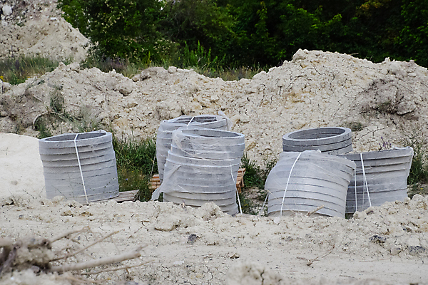 포토 JPG 해외이미지 산업 백그라운드 표면 거리 그림자 안전 사람없음 물 금속 덮개 뚜껑 반지 도시 업무 오픈 원형 구멍 거친 철 타일 부식 질감 지하 부화 배수구 그런지 루트 썩음 채널 철강 폐수 하수 해외포토 자연요소 도형 장신구 재질 작업 환경오염 파일형식 이미지허브