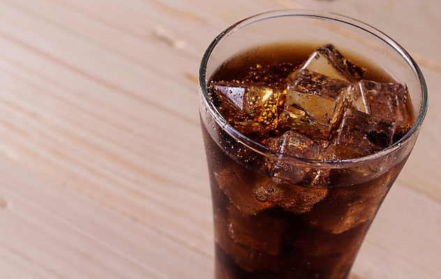 포토 JPG 해외이미지 음료 음식 백그라운드 유리 사람없음 목재 컵 물 갈색 우주 얼음 거품 젖음 추위 신선 액체 달콤 떨어짐 시원함 설탕 큐브 상쾌 콜라 부드러움 소다 카페인 팝 해외포토 자연요소 나무 식기 감정 컬러 컨셉 재료 재질 감각 맛 탄산음료 파일형식 이미지허브