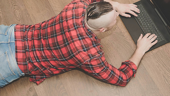 포토 JPG 해외이미지 모델 직업 학생 라이프스타일 남자 행복 안경 얼굴 셔츠 인터넷 비즈니스 노동자 맥주 실내 한명 웃음 사람 노트북 컴퓨터 갈색 유행 디지털 회색 흰색 업무 비즈니스맨 읽기 검색 경영자 온라인 채팅 프리랜서 스타일 해외포토 1 잡화 감정 컬러 상의 모션 주류 표정 내부 생활 신체부위 전자제품 작업 직장인 리더 파일형식 이미지허브