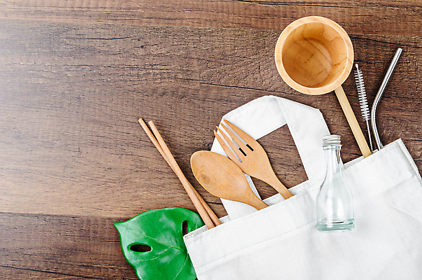 포토 JPG 해외이미지 잎 유리병 실내 사람없음 자연보호 솔 에코 친환경 에코라이프 나무숟가락 나무젓가락 나무포크 대나무컵 에코백 친환경제품 제로웨이스트 나무배경 스테인레스빨대 대나무빨대 해외포토 식물 라이프스타일 백그라운드 포크 가방 젓가락 자연 병_용기 빨대 내부 환경 숟가락 그린캠페인 보호 사회이슈 파일형식 이미지허브