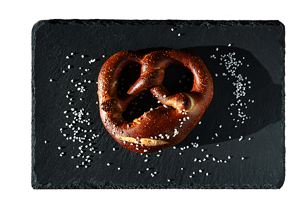 포토 JPG 해외이미지 전통 음식 빵 백그라운드 재료 탁자 맥주 독일 어류 사람없음 목재 초록색 파란색 갈색 검은색 식사 칠판 빵집 수확 흰색 시골 신선 칼 맛 아침식사 먹기 허브 질감 매듭 땅콩 소금 부드러움 뮌헨 석판 옥토버페스트 절임 짠맛 페스츄리 피스타치오 바이에른 브레첼 바이에른사람 해외포토 나무 식물 유럽 컬러 가구 컨셉 농업 모션 디저트 주류 상점 수중동물 견과류 감각 파일형식 이미지허브