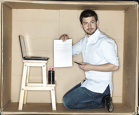 포토 JPG 해외이미지 전신 백인 남자 사다리 한명 앉기 성인 옆모습 노트북 상자 사무실 업무 비즈니스맨 무릎꿇기 갇힘 답답함 성인남자한명만 해외포토 서양인 1 뷰포인트 비즈니스 모션 사람 전자제품 도구 작업 직장인 감각 남자한명만 성인남자만 파일형식 이미지허브