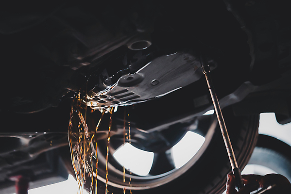 포토 JPG 해외이미지 직업 손 산업 신체 교통시설 자동차 노동자 사람 사람없음 기계 공연 신선 잡기 작업 액체 기술자 변화 붓기 수리 휘발유 서비스 전염 연료 엔진 정비공 기어 모터 유지 돌봄 옛날 자동 차고 해외포토 육상교통 교통 컨셉 모션 이벤트 신체부위 석유 질병 시설 감염 파일형식 이미지허브