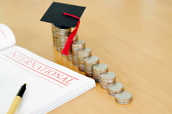 포토 JPG 해외이미지 여자 교육 종이 컨셉 돈 비즈니스 태국 성공 성인 사람없음 책 가로 금융 경제 독서 펜 쌓기 동전 저축 성장 기록 시장 작음 대학교 투자 계산원 해외포토 직업 아시아 학교 모션 사람 필기구 재산 크기 파일형식 이미지허브