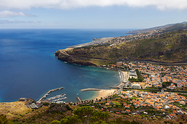 포토 JPG 해외이미지 유럽 바다 섬 여행 자연 하늘 휴가 산 안테나 파노라마 풍경 사람없음 물 여름 파란색 와인 계곡 맑음 도시 만 공항 포르투갈 포트 타운 대서양 해외포토 자연요소 계절 나라 컬러 통신 교통시설 날씨 주류 촬영기법 생태계 파일형식 이미지허브