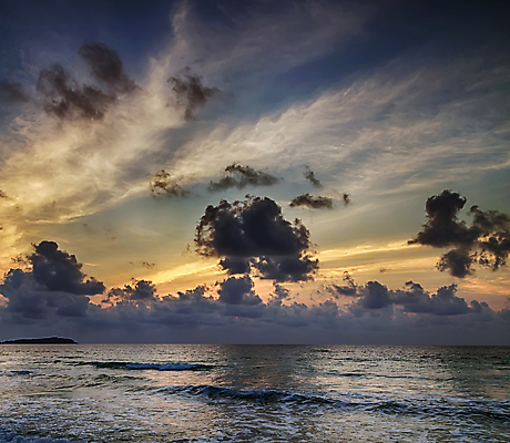 포토 JPG 해외이미지 구름 아시아 파도 바다 섬 백그라운드 태국 자연 하늘 아침 풍경 사람없음 물 여름 햇빛 태양 반사 일출 맑음 황혼 일몰 새벽 황금 공상 스카이라인 수평선 해외포토 주간 자연요소 계절 나라 날씨 노을 생태계 파일형식 이미지허브