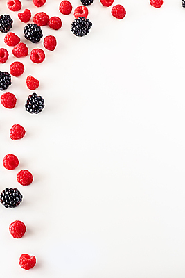 포토 JPG 해외이미지 열매 음식 백그라운드 다이어트 과일 자연 딸기 디저트 건강 사람없음 빨간색 여름 컬러풀 검은색 수확 흰색 신선 시장 달콤 맛 아침식사 정상 유기농 산딸기 블랙베리 내추럴 고립 숙성 채식주의자 해외포토 식물 웰빙 계절 컬러 컨셉 농업 식사 생태계 채식 파일형식 이미지허브