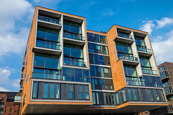 포토 JPG 해외이미지 식물 건축양식 하늘 부동산 아파트 주택 사람없음 건물 파란색 탑 맑음 고층빌딩 블록 회색 발코니 흰색 도시 시장 재산 고급 투자 콘도 연립주택 개발 구역 함부르크 해외포토 건축물 건축 컬러 컨셉 비즈니스 숙소 날씨 독일 빌딩 금융 파일형식 이미지허브