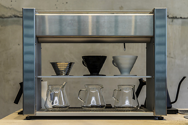 포토 JPG 해외이미지 전통 디자인 종이 커피 음료 벽 백그라운드 유리 탁자 아침 사람없음 목재 컵 세트 갈색 금속 검은색 기계 카페 흐름 머그컵 추위 수확 흰색 공구 바 뜨거움 아침식사 냄비 수증기 굽기 계산대 복고 아로마 그라인더 갈기 카페테리아 에스프레소 아라비카 양조 옛날 자동 정물화 카페인 필터 스타일 힙스터 해외포토 주간 나무 식기 패션 컬러 가구 컨셉 농업 재료 재질 상점 식사 도구 솥 구이 그림 커피용품 파일형식 이미지허브