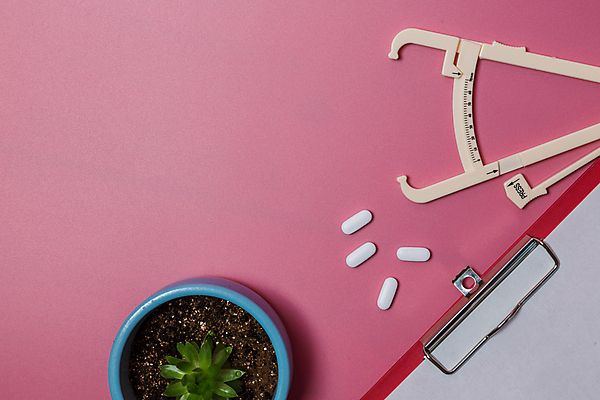 포토 JPG 해외이미지 라이프스타일 스포츠 백그라운드 신체 다이어트 줄자 건강 사람없음 장식 가로 컬러풀 운동 숫자 약 축제 공책 의사 대접 몸무게 플라스틱 자르기 비만 날씬함 측정 체육관 근육질 건강식 고립 돌봄 영양분 적자 캘리퍼스 카피스페이스 해외포토 문자 음식 컬러 의학 모션 재질 근육 문구용품 자 생활 공백 의료진 공구 몸매 파일형식 이미지허브