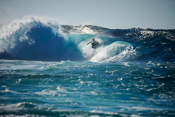 포토 JPG 해외이미지 라이프스타일 남자 스포츠 파도 바다 섬 여행 포즈 모션 자연 휴가 한명 사람 풍경 야외 물 여름 파란색 태양 힘 수상스포츠 서핑보드 액체 서핑 큼 익스트림스포츠 속도 서퍼 스플래쉬 해외포토 자연요소 1 계절 컬러 운동선수 생활 보드_스포츠 크기 생태계 파일형식 이미지허브