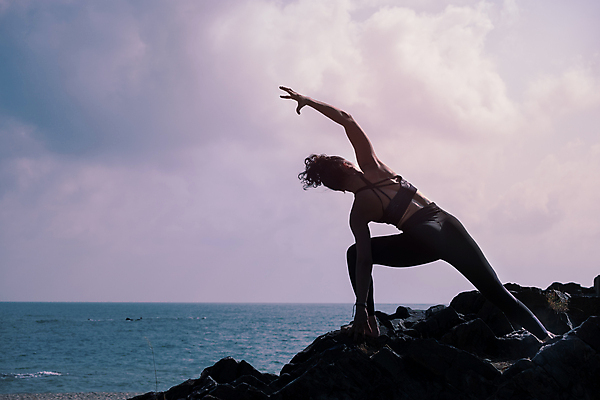 포토 JPG 해외이미지 1 라이프스타일 여자 실루엣 선 모래 스포츠 바다 포즈 신체 요가 자연 하늘 아침 추상 휴식 건강 사람 사람없음 야외 물 운동 태양 평화 일출 화목 고요 일몰 에너지 마음 연습 명상 혼자 해외포토 주간 자연요소 웰빙 컨셉 무늬 촬영기법 생활 노을 생태계 파일형식 이미지허브