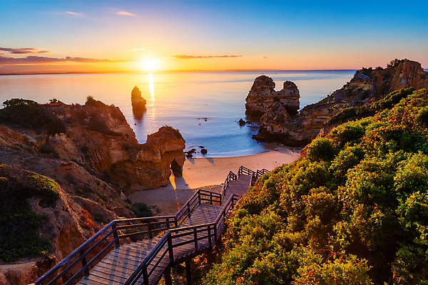포토 JPG 해외이미지 유럽 모래 바다 여행 하늘색 자연 휴가 사람 풍경 사람없음 초록색 물 여름 모래사장 여행객 일출 맑음 일몰 포르투갈 암초 대서양 터키석 파라다이스 해외포토 자연요소 계절 나라 컬러 날씨 파란색 노을 보석 생태계 파일형식 이미지허브