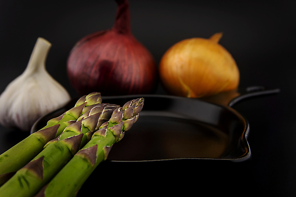 포토 JPG 해외이미지 접시 계절 음식 농업 다이어트 채소 재료 전구 자연 양파 건강 마늘 요리 사람없음 빨간색 초록색 검은색 식사 저녁식사 여러개 수확 흰색 신선 프라이팬 그룹 맛 수집 먹기 허브 향신료 준비 유기농 아스파라거스 날것 모음 성분 내추럴 숙성 채식주의자 비건 해외포토 식물 식기 웰빙 산업 컬러 다수 컨셉 모션 주방용품 생태계 채식 향미료 파일형식 이미지허브