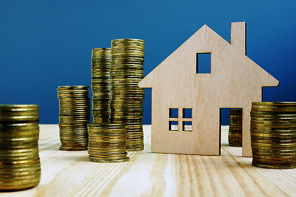 포토 JPG 해외이미지 부동산 실내 사람없음 파란배경 동전탑 집모양 해외포토 모양 백그라운드 내부 파란색 쌓기 동전 재산 파일형식 이미지허브