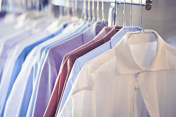 포토 JPG 해외이미지 드레스 옷 남자 셔츠 가사 비즈니스 건조 매달리기 정장 사람없음 유행 상점 줄무늬 직물 면 장롱 선택 빨래 옷걸이 묘사 오브젝트 세탁소 신발장 정중 스타일 해외포토 가구 컨셉 상의 무늬 모션 사람 파일형식 이미지허브