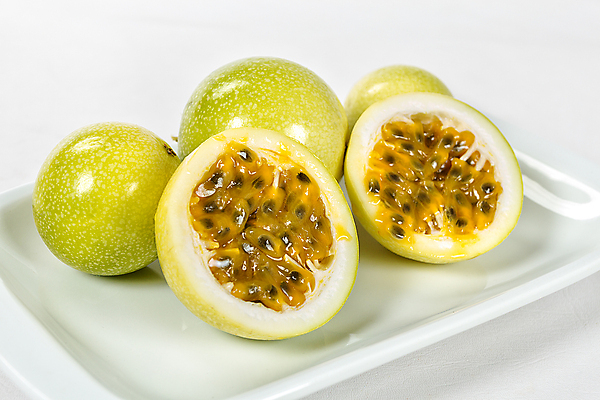 포토 JPG 해외이미지 음식 조각 백그라운드 잎 다이어트 과일 디저트 건강 씨앗 사람없음 빨간색 초록색 노란색 주스 흰색 신선 오픈 달콤 맛 떨어짐 자르기 묘사 오브젝트 싱글 유기농 열정 브라질 남쪽 내추럴 고립 숙성 이국적 해외포토 식물 웰빙 감정 음료 컬러 컨셉 모션 남아메리카 방향 파일형식 이미지허브