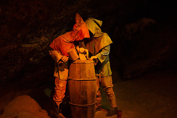 포토 JPG 해외이미지 유럽 길 조각 여행 건축양식 사람 사람없음 목재 세계 조각상 교회 여행객 그룹 복도 중세 터널 동굴 재산 크리스탈 땅 회의실 천장 아치 박물관 소금 광택 지하 동쪽 폴란드 깊이 르네상스 짠맛 크라쿠프 해외포토 나무 건축 나라 재료 종교건축 건물 금융 조형물 역사 맛 광석 방향 파일형식 이미지허브