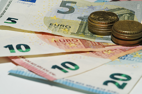 포토 JPG 해외이미지 유럽 종이 백그라운드 컨셉 지폐 돈 비즈니스 태국 성공 영국 사람없음 금융 경제 금속 동전 저축 유로 성장 흰색 10 변화 재산 황금 은색 수집 심볼 방콕 투자 빚 개발 세금 많음 해외포토 나라 아시아 컬러 재질 숫자 파일형식 이미지허브