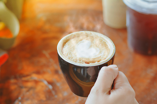 포토 JPG 해외이미지 디자인 커피 음료 음식 백그라운드 패턴 비즈니스 재료 탁자 아침 콩 따뜻함 미술 사람없음 목재 컵 갈색 상점 검은색 어둠 이탈리아 거품 카페 우유 머그컵 수확 흰색 하트 시골 신선 뜨거움 맛 아침식사 굽기 크림 질감 아로마 바리스타 카푸치노 에스프레소 단절 라떼 모카 양조 카페인 해외포토 주간 모양 나무 직업 식기 유럽 컬러 가구 컨셉 무늬 농업 문화예술 유제품 곡류 식사 구이 파일형식 이미지허브