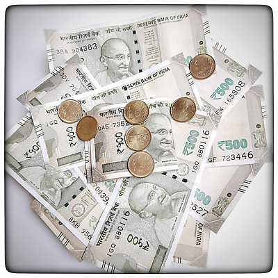 포토 JPG 해외이미지 종이 여행 백그라운드 컨셉 지폐 돈 비즈니스 성공 새로움 사람없음 금융 경제 쇼핑 달러 동전 쪽지 저축 절약 시장 재산 인도인 무역 투자 상업 이익 가치 계산서 빚 고립 수입 해외포토 외국인 산업 동양인 파일형식 이미지허브