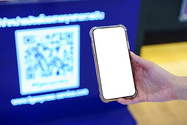 포토 JPG 해외이미지 손 백그라운드 인터넷 비즈니스 통신 모바일 세포 사람 사람없음 내부 스마트폰 핸드폰 상점 디지털 스크린 공백 터치 흰색 잡기 시장 어플리케이션 소프트포커스 쇼핑몰 전화기 스마트 보여주기 온라인 거짓 목업 해외포토 컬러 컨셉 모션 촬영기법 신체부위 전자제품 스마트기기 파일형식 이미지허브