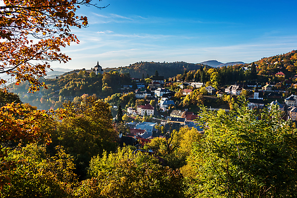 포토 JPG 해외이미지 구름 외관 유럽 문화 여행 건축양식 하늘 사람없음 야외 건물 파란색 교회 탑 가을 도시 중세 역사 재산 발굴 타운 천연기념물 바로크 슬로바키아 옛날 해외포토 자연요소 건축물 계절 건축 나라 컬러 종교건축 금융 파일형식 이미지허브