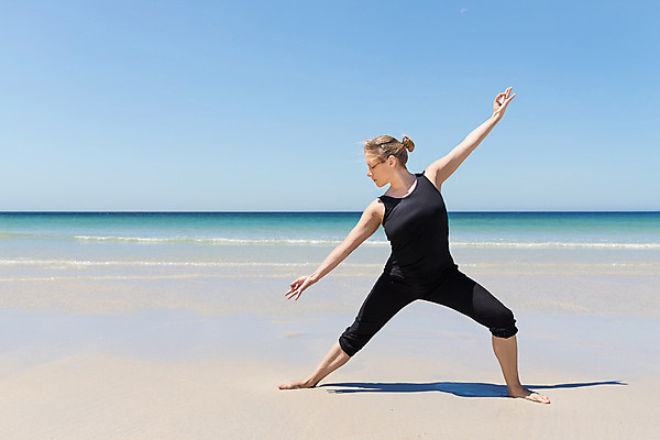 포토 JPG 해외이미지 백인 라이프스타일 여자 모래 스포츠 포즈 요가 휴식 건강 한명 해변 야외 여름 운동 맑음 스트레칭 화목 고요 활발 에너지 자유 영혼 명상 필라테스 해외포토 서양인 1 웰빙 계절 바다 컨셉 날씨 사람 생활 파일형식 이미지허브