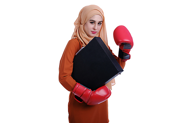 포토 JPG 해외이미지 스튜디오촬영 직업 응시 종교 청진기 청소년 노동자 실내 건강 병원 한명 미소 사람 치료 세로 약 건강관리 귀여움 권투 의사 분노 영혼 이슬람교 충돌 자르기 싸움 불만 베일 심각 킥복싱 해외포토 1 시선 감정 컨셉 의학 의료기기 모션 표정 관리 내부 격투기 의료진 파일형식 이미지허브