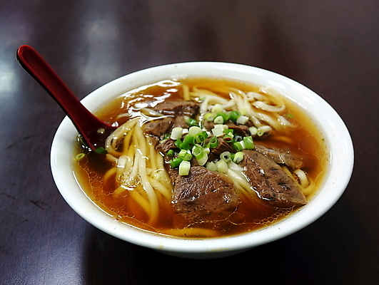 포토 JPG 해외이미지 접시 음식 탁자 육류 요리 사람없음 초록색 식당 숟가락 중국 소고기 신선 면 뜨거움 사발 수프 대만 쪽파 해외포토 식기 아시아 컬러 가구 식재료 수저 상점 사기그릇 파 파일형식 이미지허브