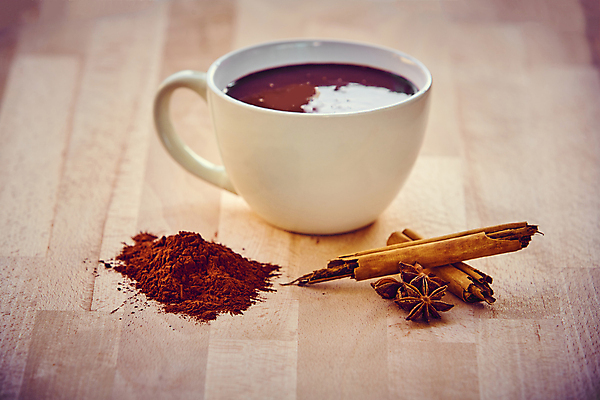 포토 JPG 해외이미지 커피 음료 음식 백그라운드 겨울 탁자 휴가 휴식 콩 따뜻함 사람없음 목재 컵 갈색 초콜릿 검은색 카페 머그컵 견과류 수확 가을 흰색 시골 뜨거움 막대기 달콤 아침식사 가루 아로마 카푸치노 코코아 시나몬 해외포토 나무 식기 계절 컬러 가구 컨셉 농업 재료 디저트 곡류 상점 식사 맛 파일형식 이미지허브