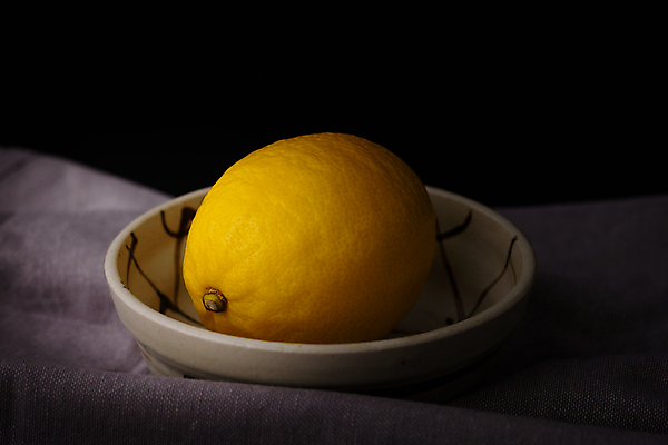 포토 JPG 해외이미지 접시 음식 백그라운드 컨셉 다이어트 과일 재료 탁자 귤 건강 요리 사람없음 빛 우주 주방 검은색 어둠 침묵 주스 시골 신선 도자기 달콤 맛 정상 자르기 먹기 레몬 상쾌 유기농 라임 C 내추럴 구성 숙성 스타일 해외포토 식기 웰빙 알파벳 감정 음료 컬러 가구 모션 소리 파일형식 이미지허브