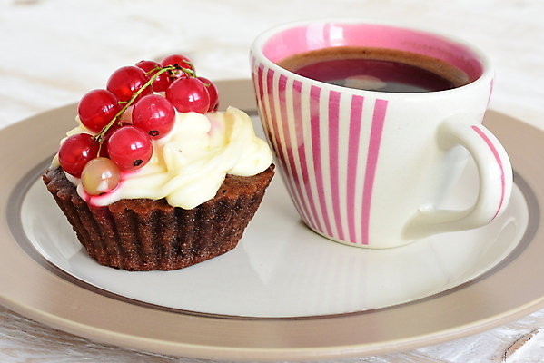 포토 JPG 해외이미지 열매 커피 티타임 사람없음 달콤 커피잔 컵케이크 생크림 해외포토 식물 음료 휴식 잔 케이크 맛 크림 파일형식 이미지허브