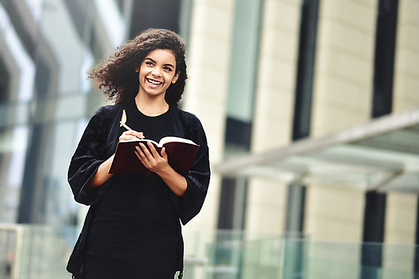 포토 JPG 해외이미지 학생 라이프스타일 손 여자 행복 백그라운드 컨셉 비즈니스 거리 한명 사람 동양인 야외 책 사무실 펜 다이어리 쪽지 공책 놀람 흰색 기록 도시 업무 작업 메시지 기자 닫기 잡지 정상 시원함 왼쪽 작가 만족 패드 배려 우수 인기 프리랜서 해외포토 직업 1 감정 컬러 모션 문구용품 표정 인종 생활 신체부위 간행물 필기구 사무용품 방향 절기 파일형식 이미지허브