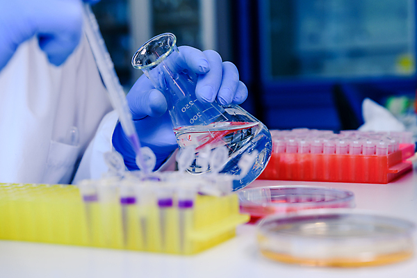 포토 JPG 해외이미지 과학 컨셉 건강 병원 실험 사람없음 스터디 약 장비 작업 액체 실험실 바이러스 질병 DNA 생명공학 플라스틱 약국 과학자 플라스크 분석 생물학 감염 미생물 튜브 발견 조제 혁명 개발 피펫 화학물질 화학자 살균 해외포토 직업 교육 의학 재질 생물 실험기구 학습 화학 만들기 학자 파일형식 이미지허브