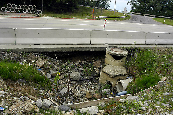 포토 JPG 해외이미지 직업 비즈니스 설계 노동자 주택 건설업 직장 사람없음 건물 경제 건설현장 업무 시장 확대 종업원 서비스 운하 질서 고용 폐수 프로젝트 하수 해외포토 건축물 산업 컨셉 회사 물 구직 예절 작업 환경오염 채용 파일형식 이미지허브