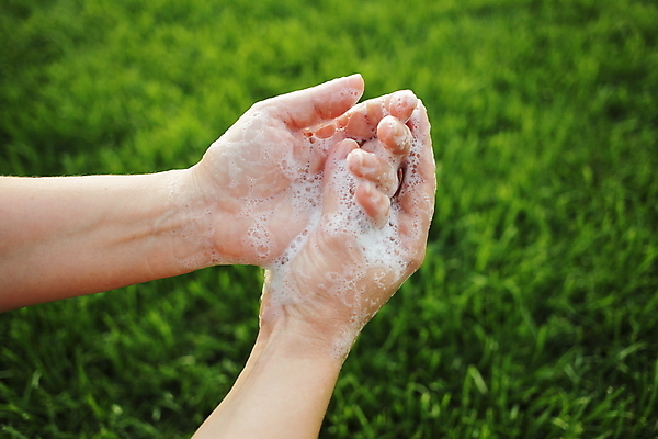 포토 JPG 해외이미지 여자 신체 손가락 실내 건강 손바닥 한명 서기 사람 사람없음 일상 청결 거품 젖음 욕실 신선 액체 개울 붓기 바이러스 보호 위생 씻기 빨래 청소 피부 순수 싱크대 수도꼭지 피부관리 화장실 예방 감염 미생물 비누 박테리아 돌봄 소독 위생관리 스플래쉬 카피스페이스 해외포토 1 손 컨셉 가사 의학 모션 생물 관리 내부 라이프 신체부위 강 위생용품 뷰티 공백 개수대 파일형식 이미지허브